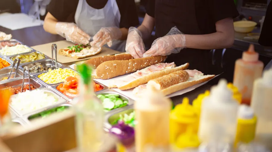 4 Challenges Facing Modern Foodservice Operations and How Smart ...